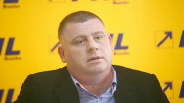 Mită pentru preşedintele CJ Buzău, trimisă într-o cutie de whisky